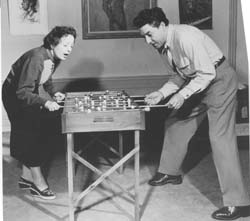 Avec Jacques Pills, son mari de lepoque, Paris (1952)